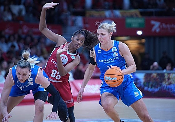 Partido entre Casademont Zaragoza-Perfumerías Avenida