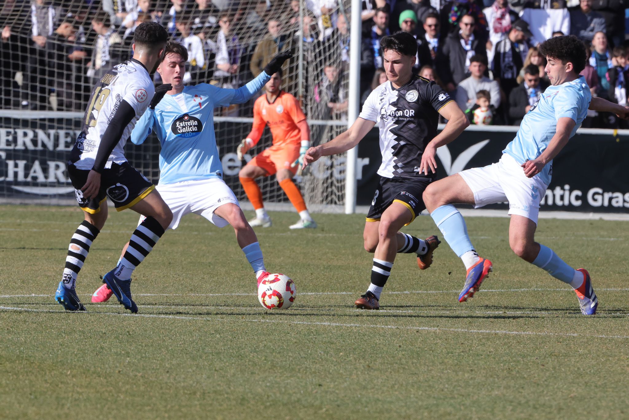 El partido entre el Unionistas y el Celta B, en imágenes