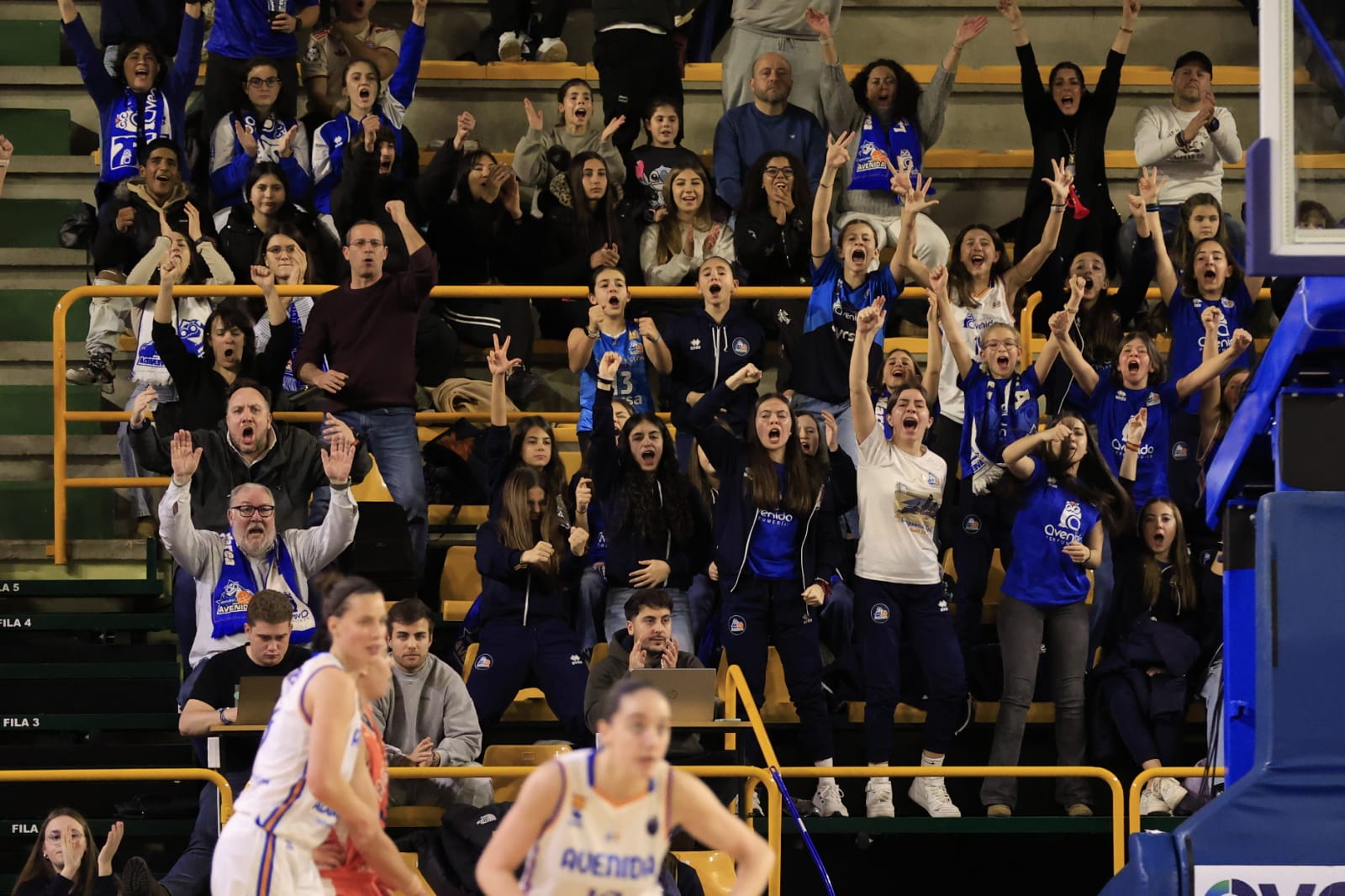 Sonora pitada para el poco deportivo Bourges Basket ante Avenida