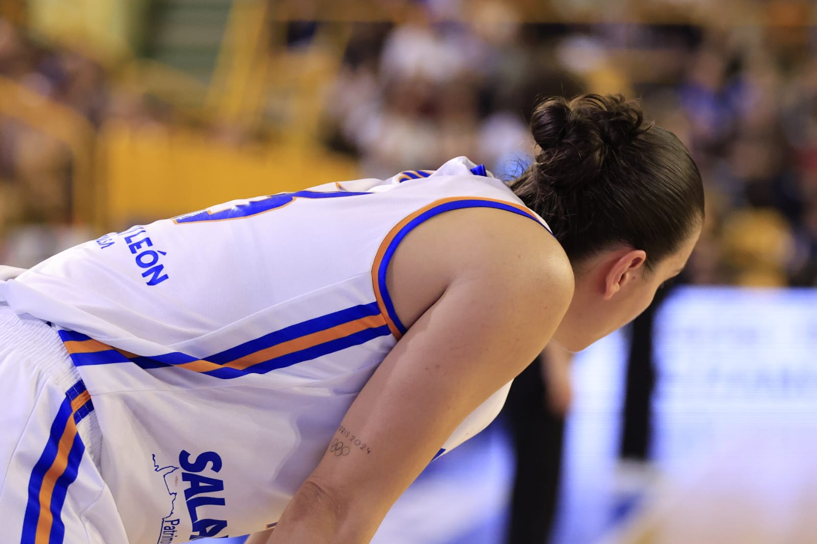 Sonora pitada para el poco deportivo Bourges Basket ante Avenida