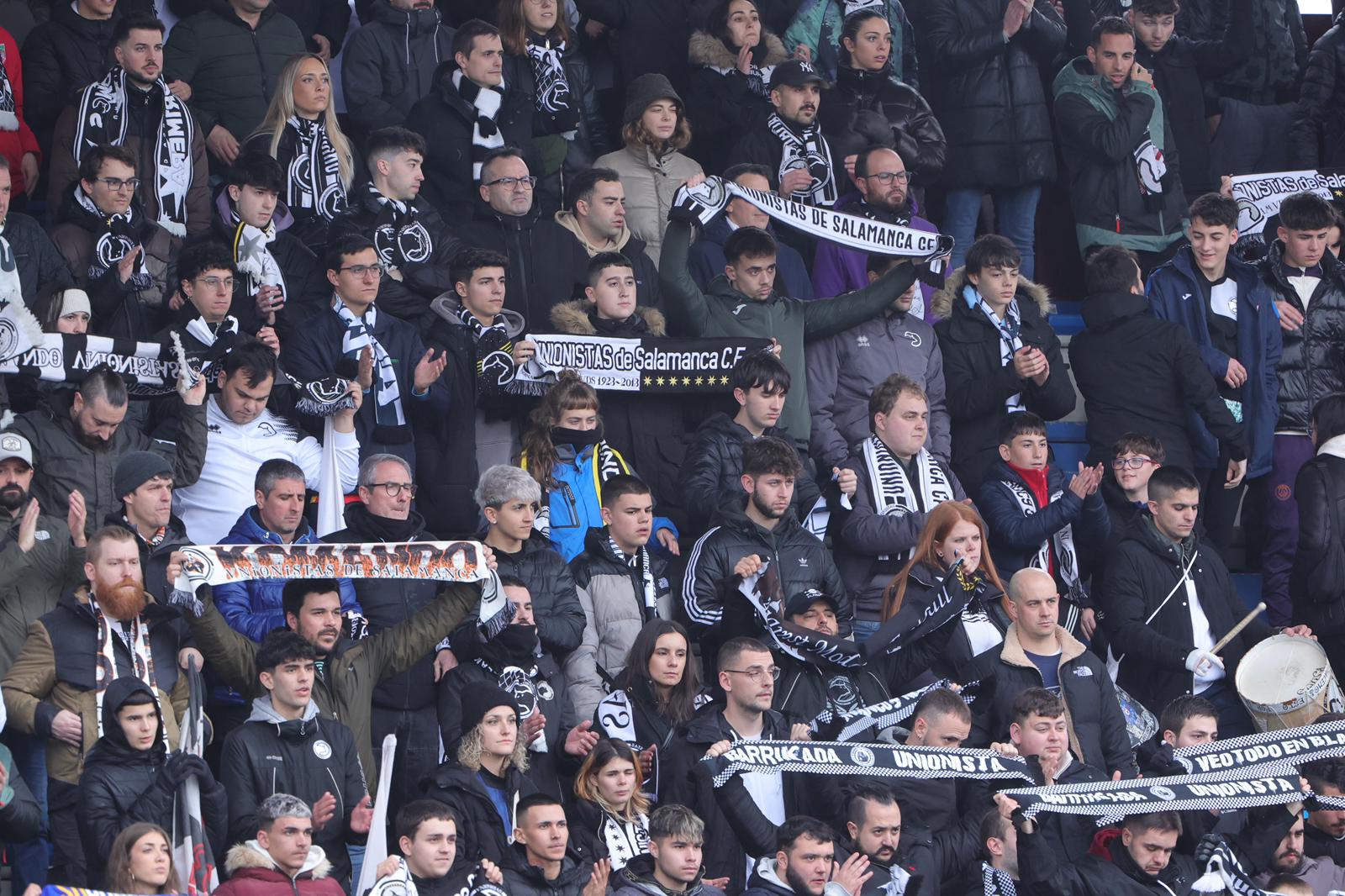 El partido entre Unionistas y la Ponferradina, en imágenes