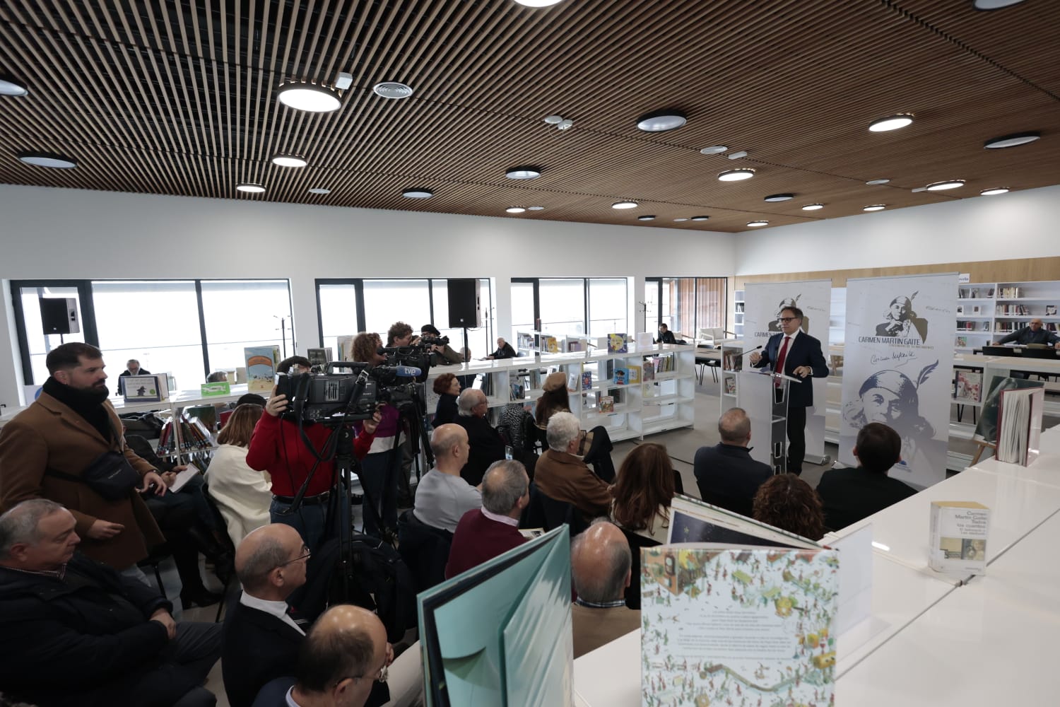 Acto de conmemoración del centenario del nacimiento de Carmen Martín Gaite