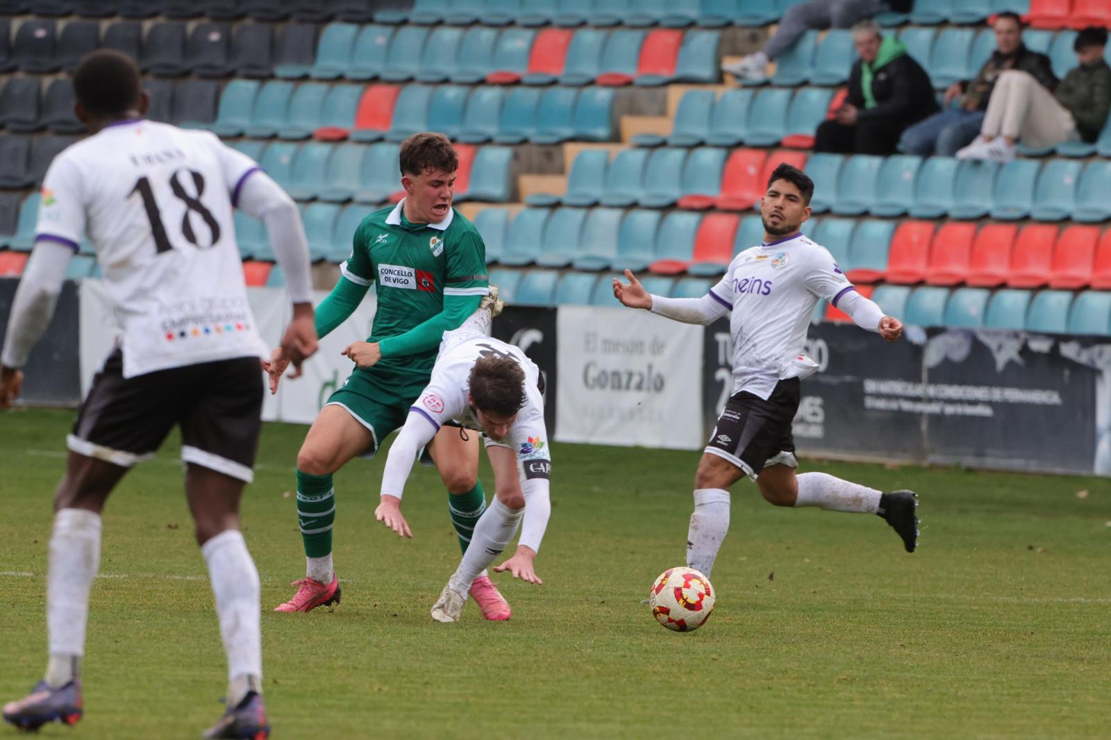 En imágenes, la victoria del Salamanca UDS ante el Coruxo (3-0)
