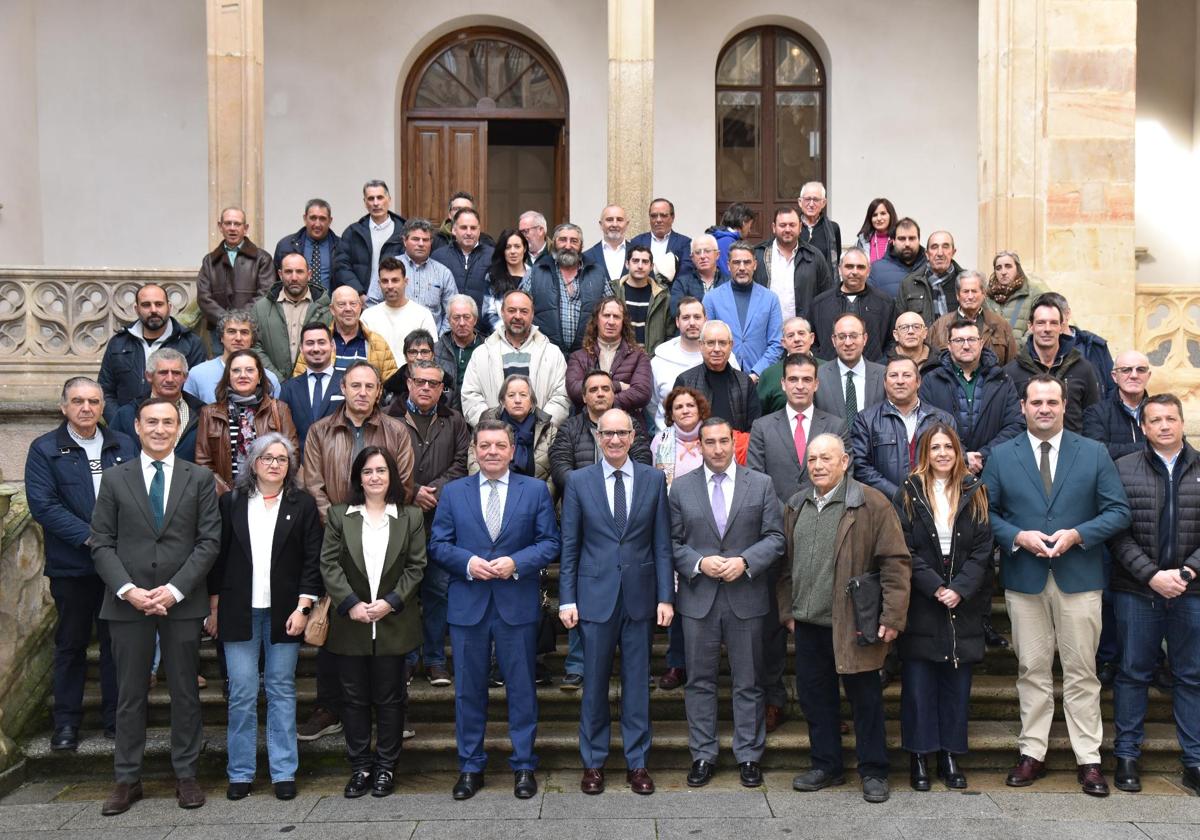 Firma convenios adhesión al Plan Expansión Rural 012