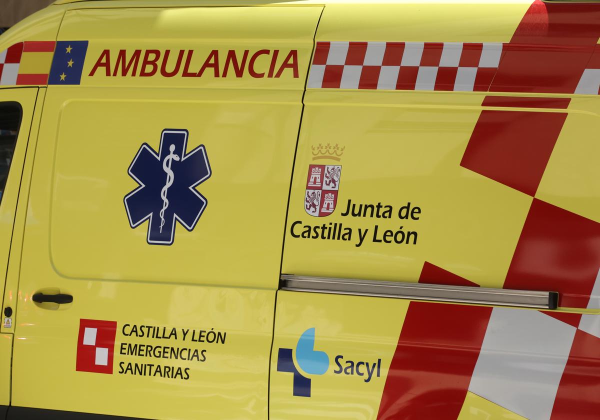 Foto de archivo de ambulancia en Salamanca