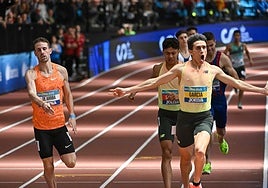 De Arriba llega a meta segundo tras Mariano García.