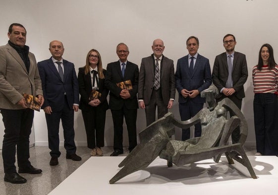 - El alcalde de Salamanca, Carlos García Carbayo; el director general de Fundación Mapfre, Julio Domingo Souto; y el presidente de la Fundación Venancio Blanco, Francisco Blanco; presentan la exposición 'Algunas Madres'.