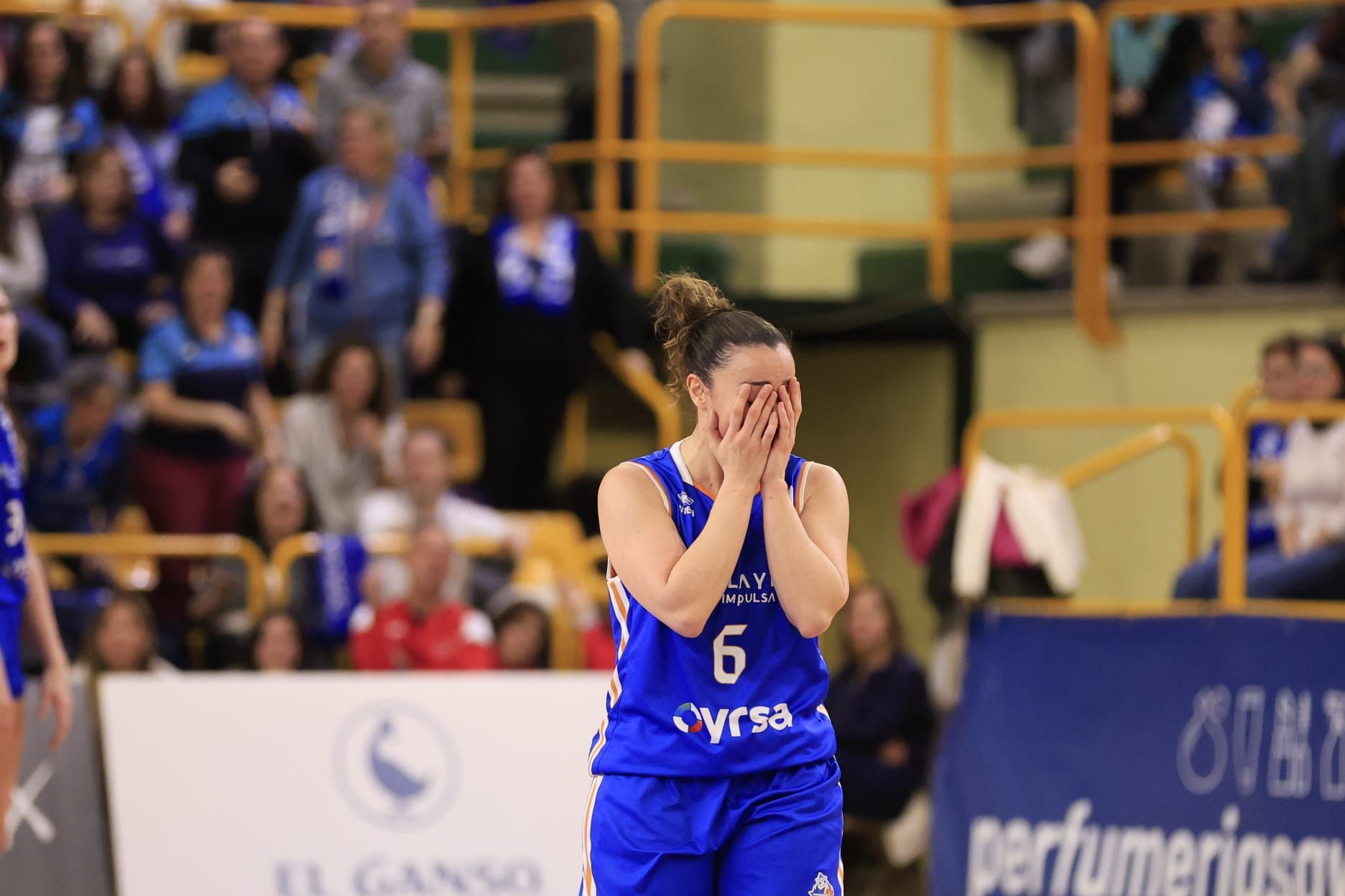 Victoria de campeón de Perfumerías Avenida frente a Valencia Basket