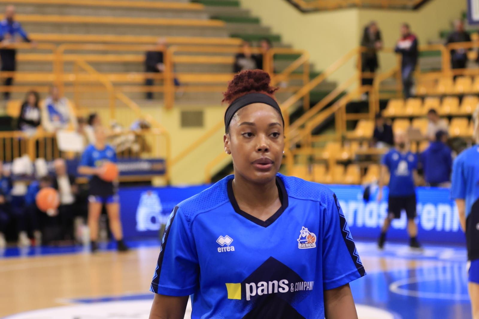 Victoria de campeón de Perfumerías Avenida frente a Valencia Basket