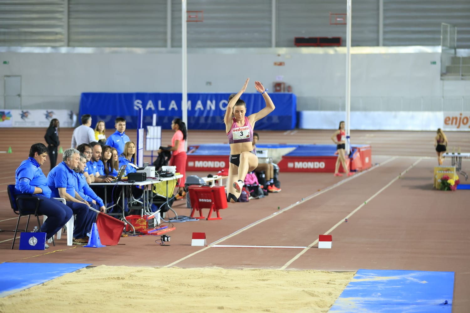 En imágenes, el I Trofeo de Atletismo Ciudad de Salamanca en Pista Cubierta