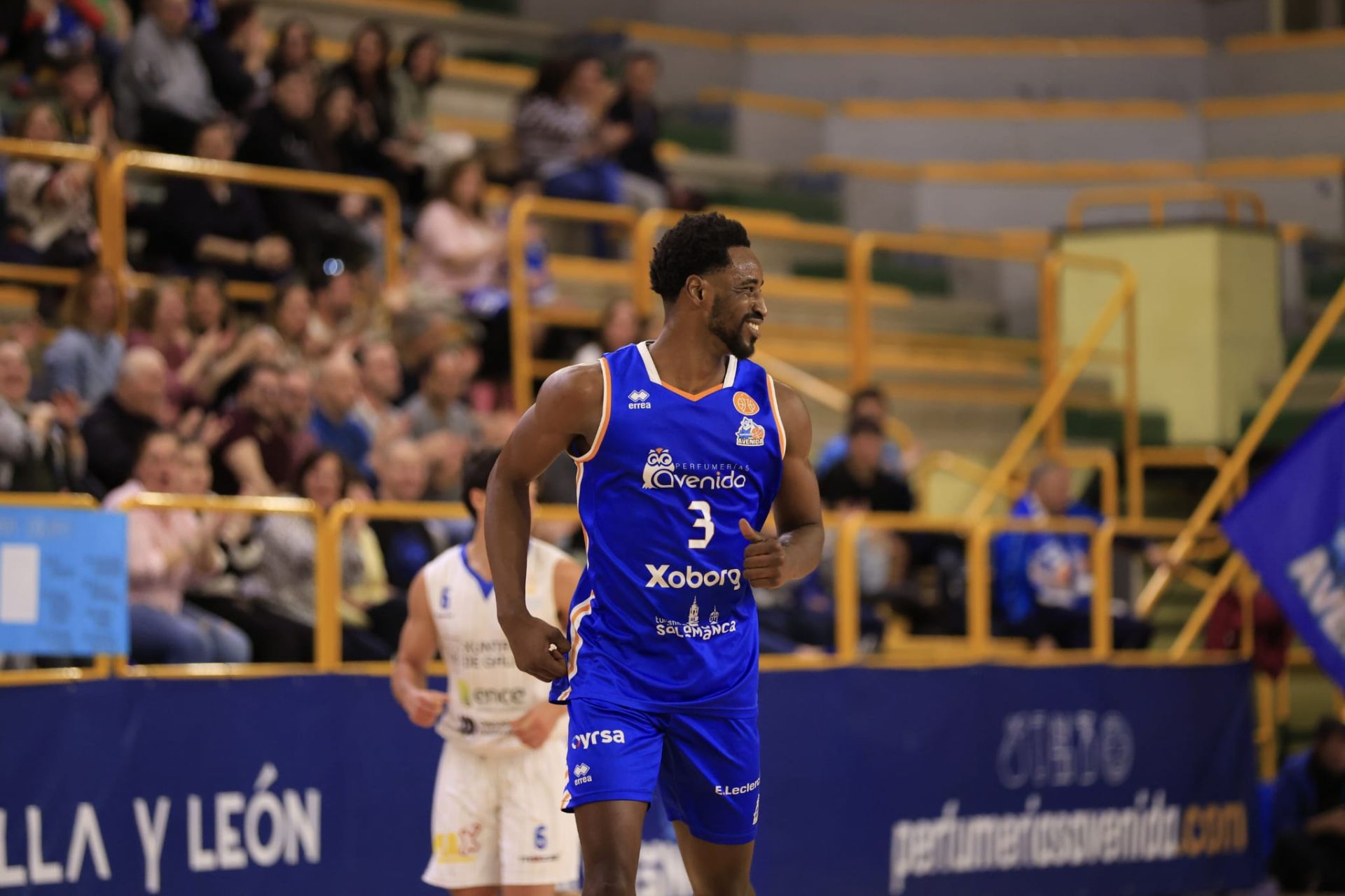 En imágenes la derrota de Avenida Xoborg ante el Peixe Galego