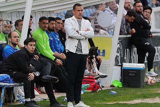 Unionistas echa a Dani Llàcer tras lograr un punto en las cuatro últimas jornadas