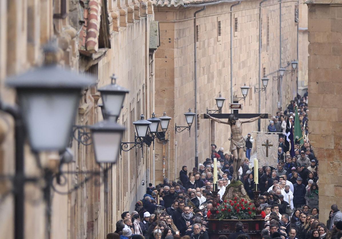 La Salamanca imposible en coche en Semana Santa: procesiones blindadas, cámaras y calles al límite de aforo