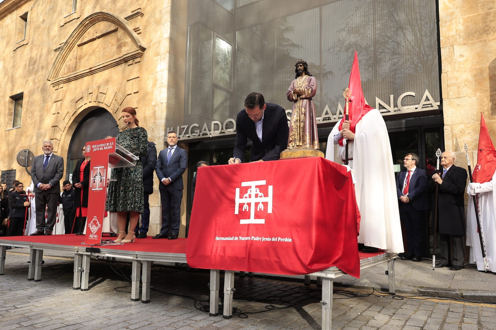 El nuevo paso de Jesús del Perdón se estrena sin indulto