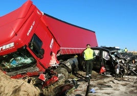 Dos muertos en un accidente en la N-620.