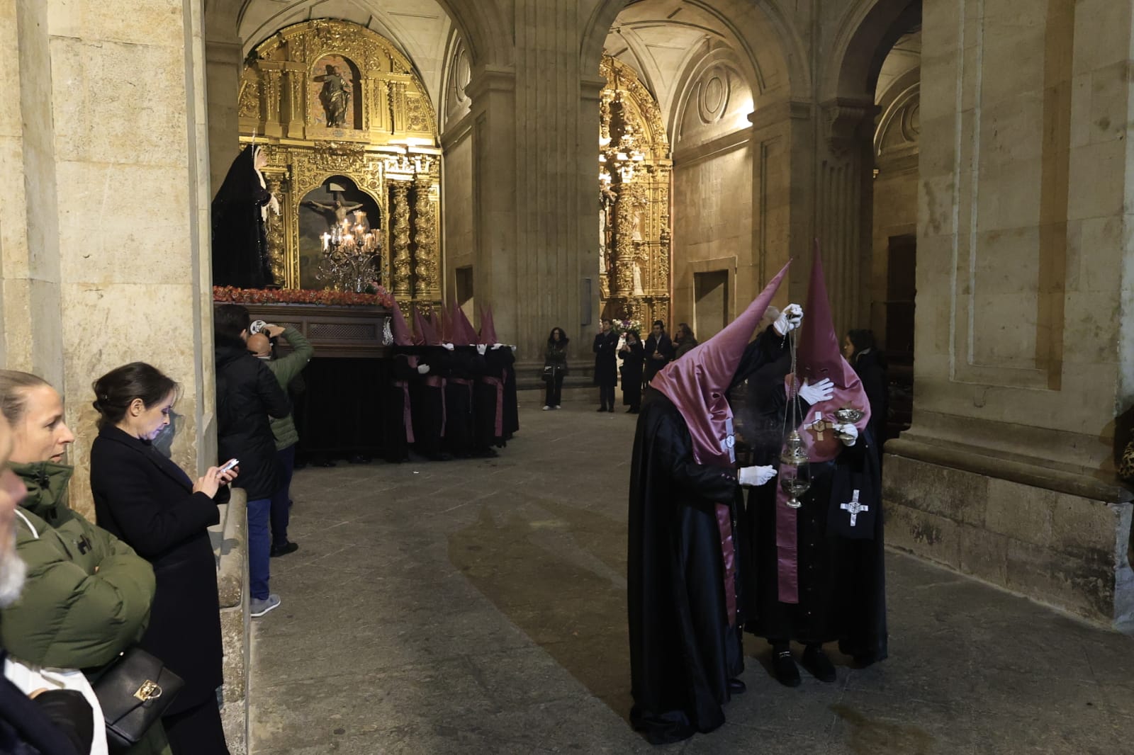 Jesús Flagelado recorre una Salamanca aterida por el frío