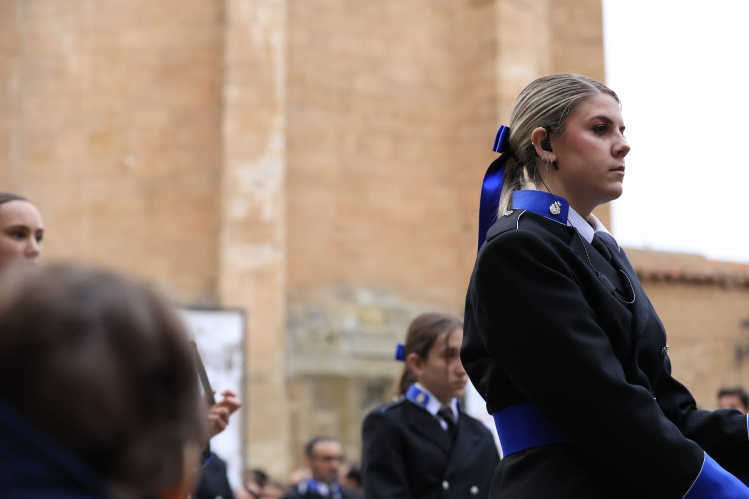 Un renovado paso lleno de expectación convence en la procesión de la Seráfica Hermandad