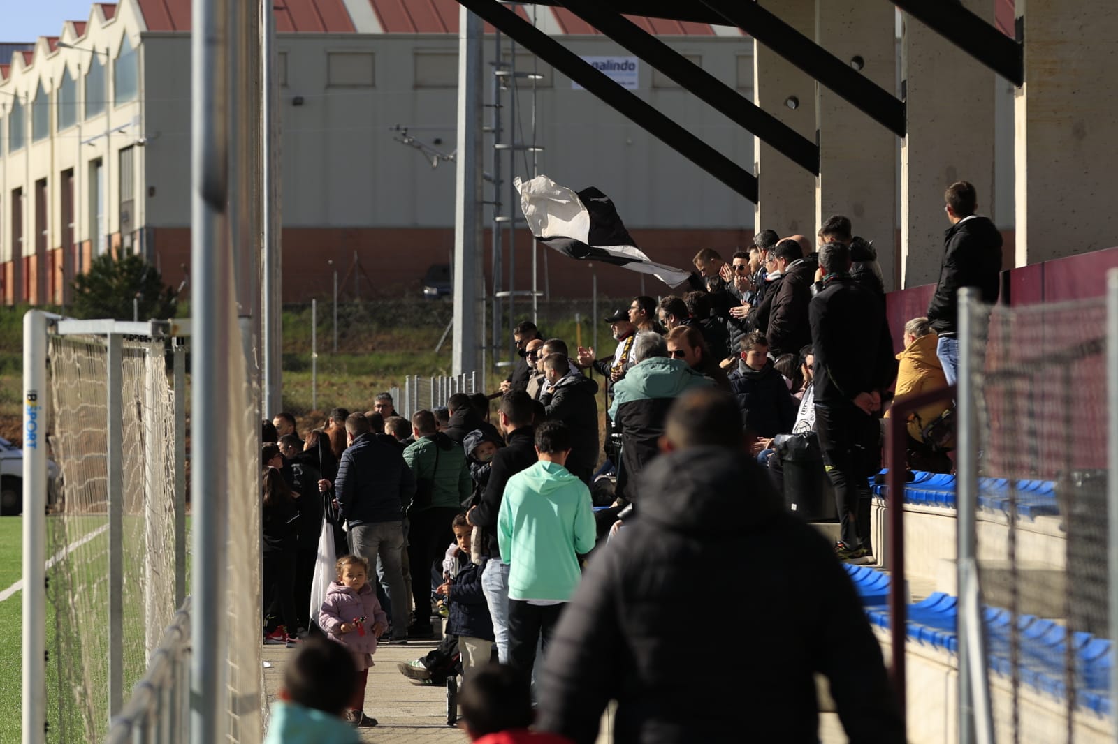 Primer equipo y afición comparten fuerzas antes del Unionistas-Arenteiro