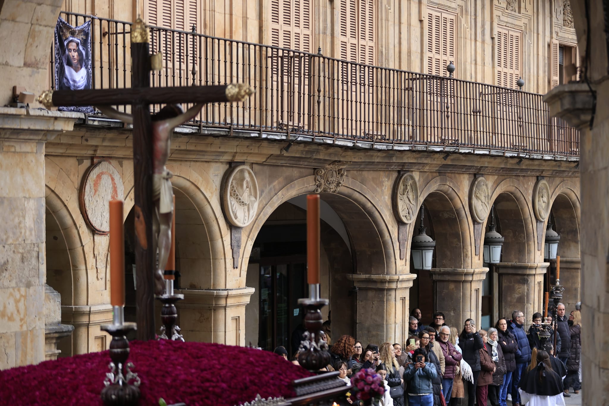 La Hermandad Dominicana recorre Salamanca bajo una madrugada serena
