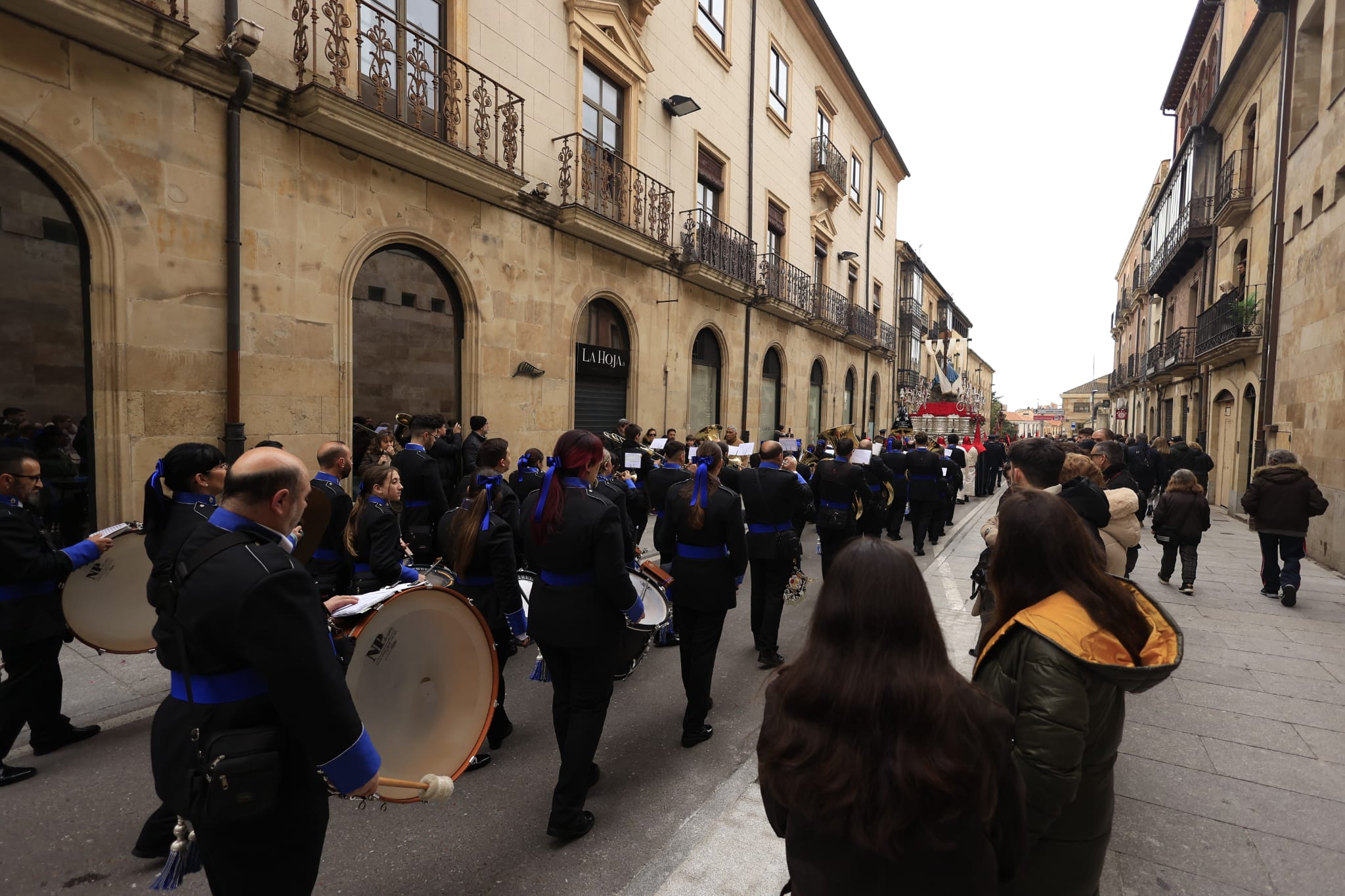 La Hermandad Dominicana recorre Salamanca bajo una madrugada serena