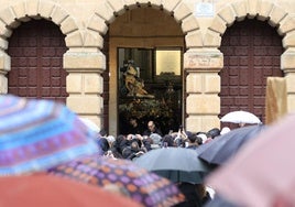 Jesús Rescatado a las puertas de la Parroquia de San Pablo