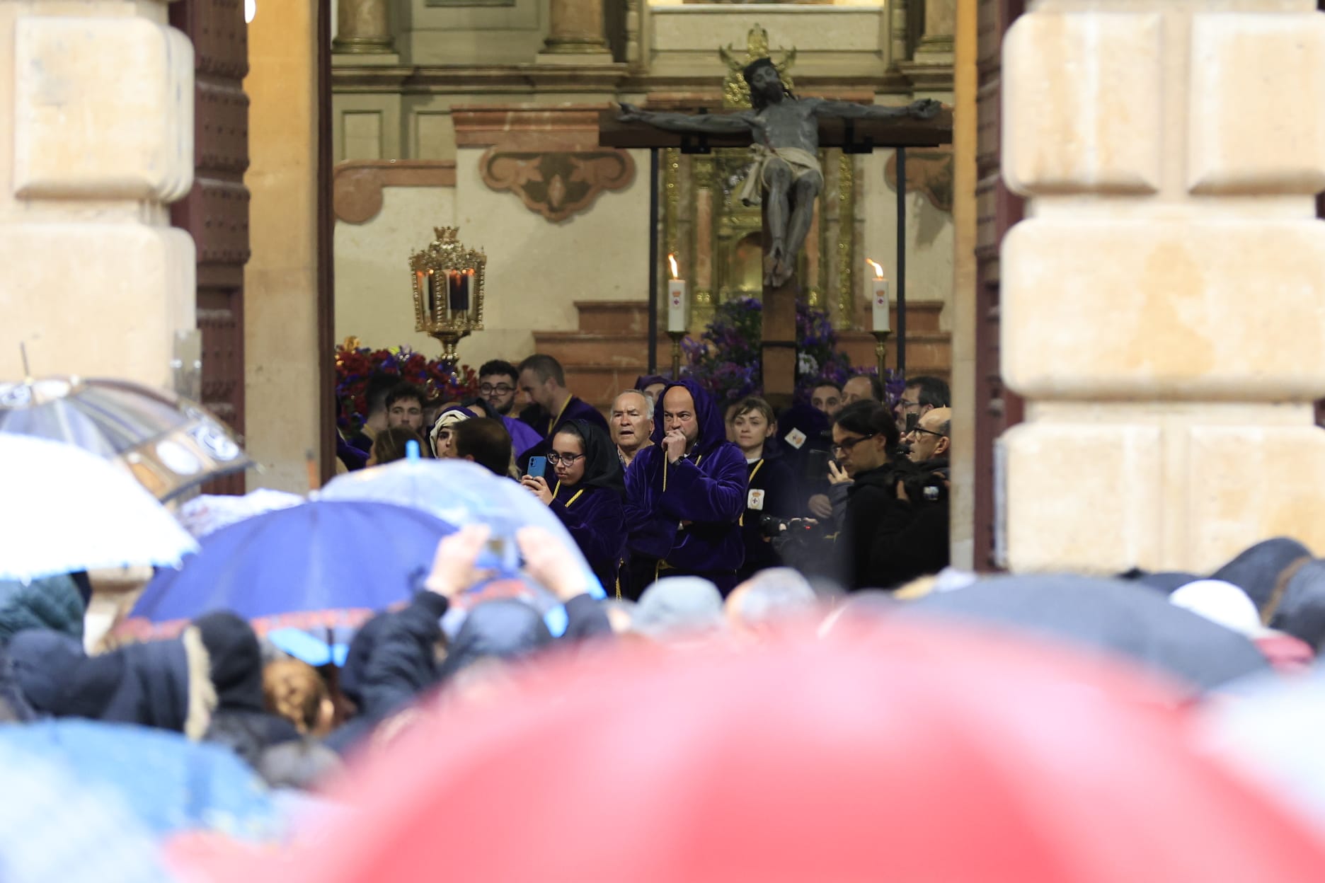El cielo se impone al Viernes Santo: suspendidas todas las procesiones de la tarde en Salamanca