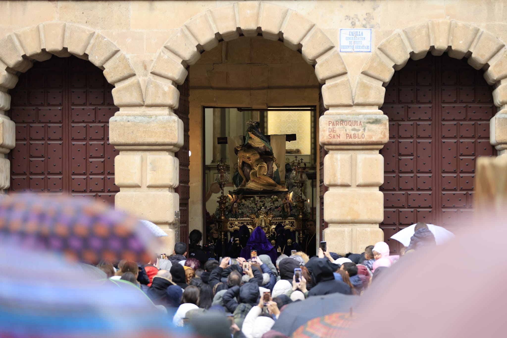 El cielo se impone al Viernes Santo: suspendidas todas las procesiones de la tarde en Salamanca