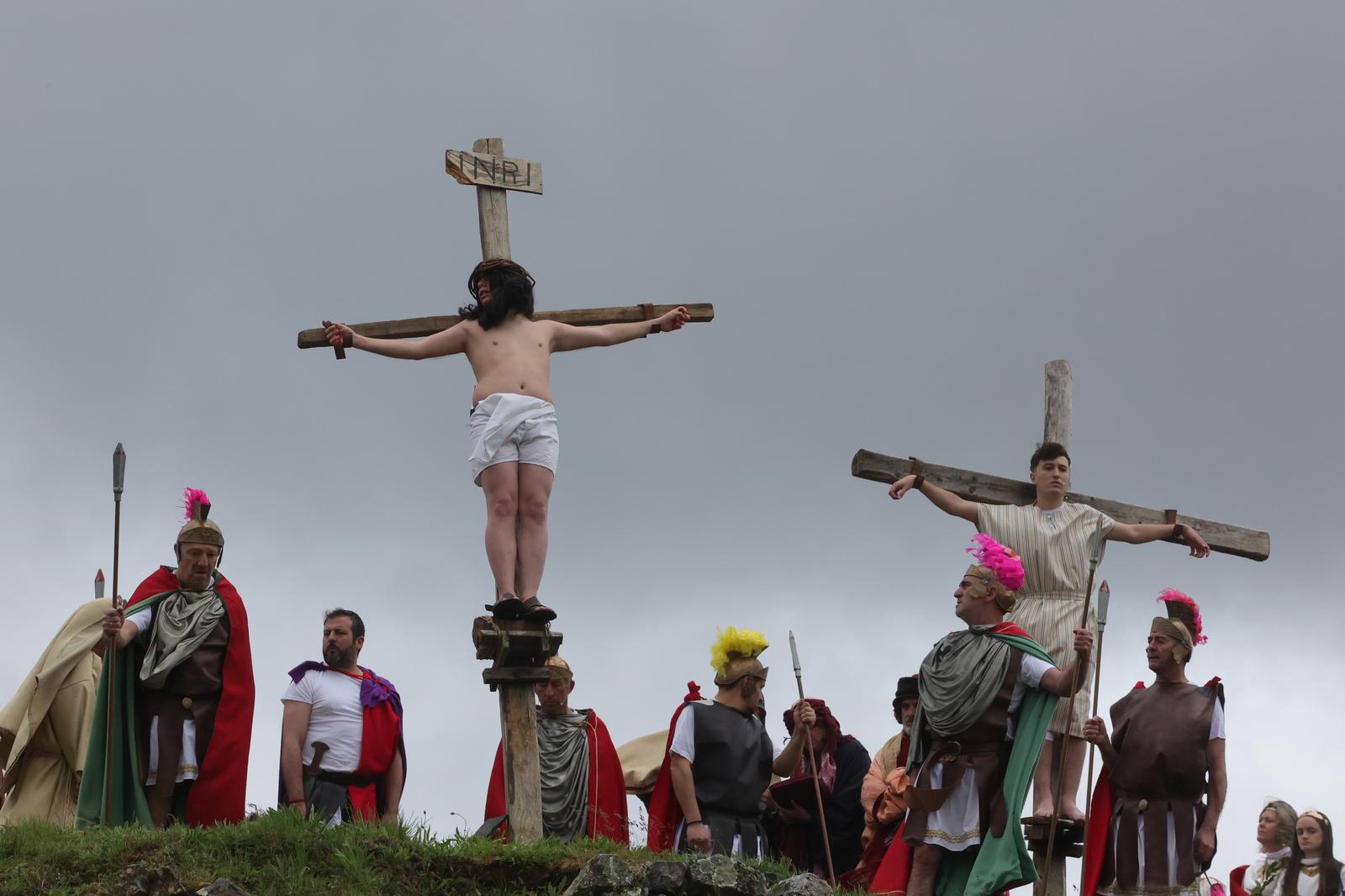 Serradilla del Arroyo representa su tradicional Pasión Viviente
