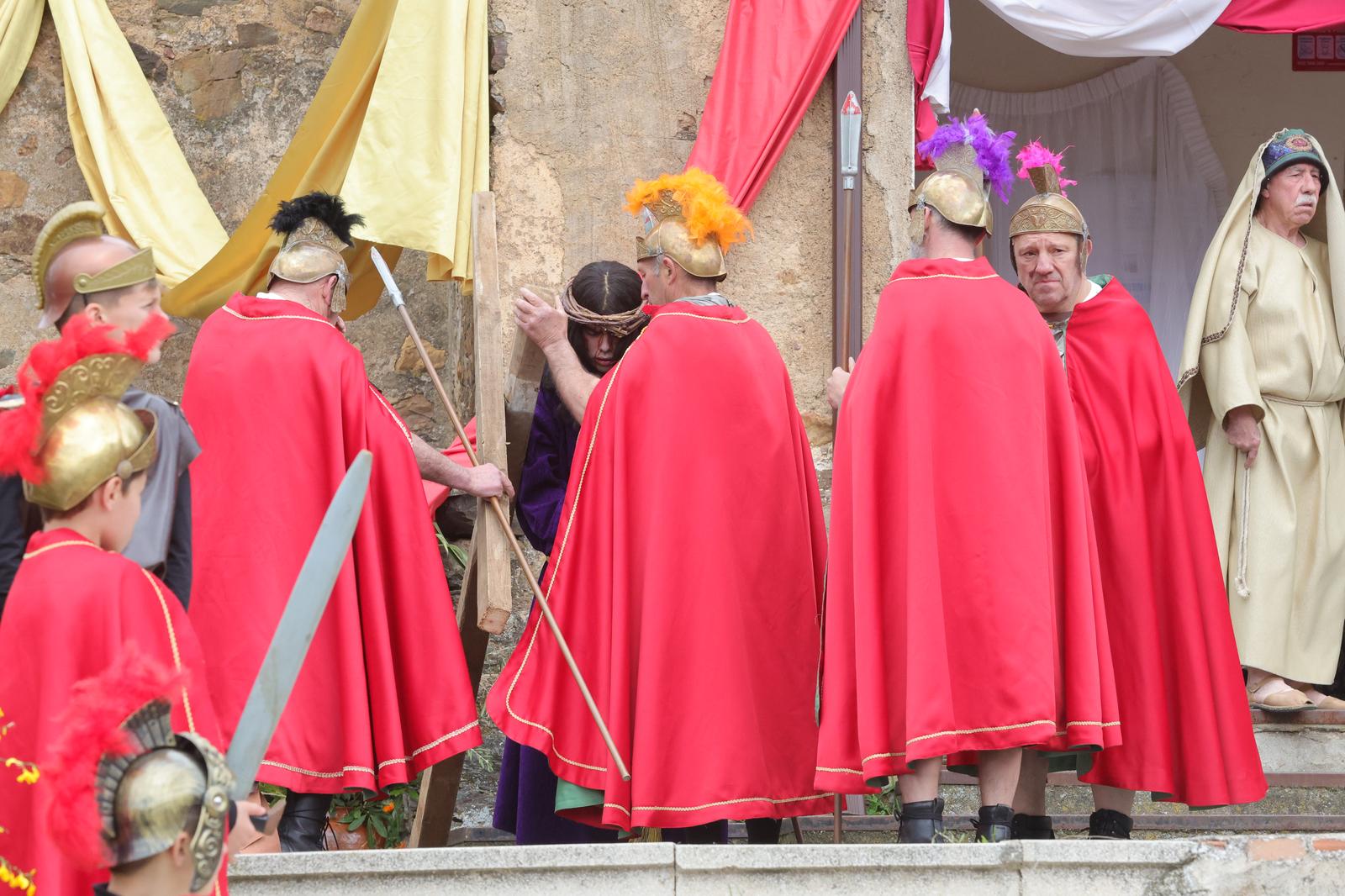Serradilla del Arroyo representa su tradicional Pasión Viviente