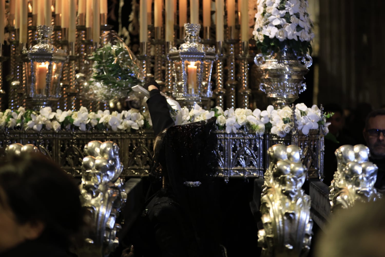 Sin Soledad ni Cristo de la Liberación: la lluvia desluce el inicio del Sábado Santo