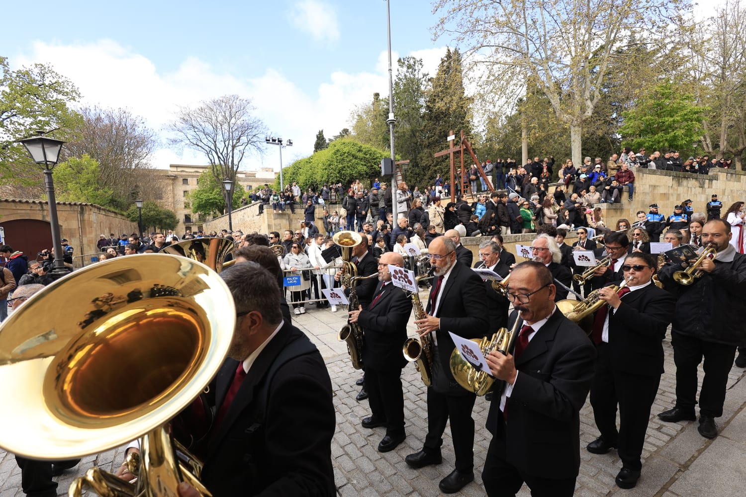 El Encuentro de Resurrección pone un solemne broche final a la Semana Santa salmantina
