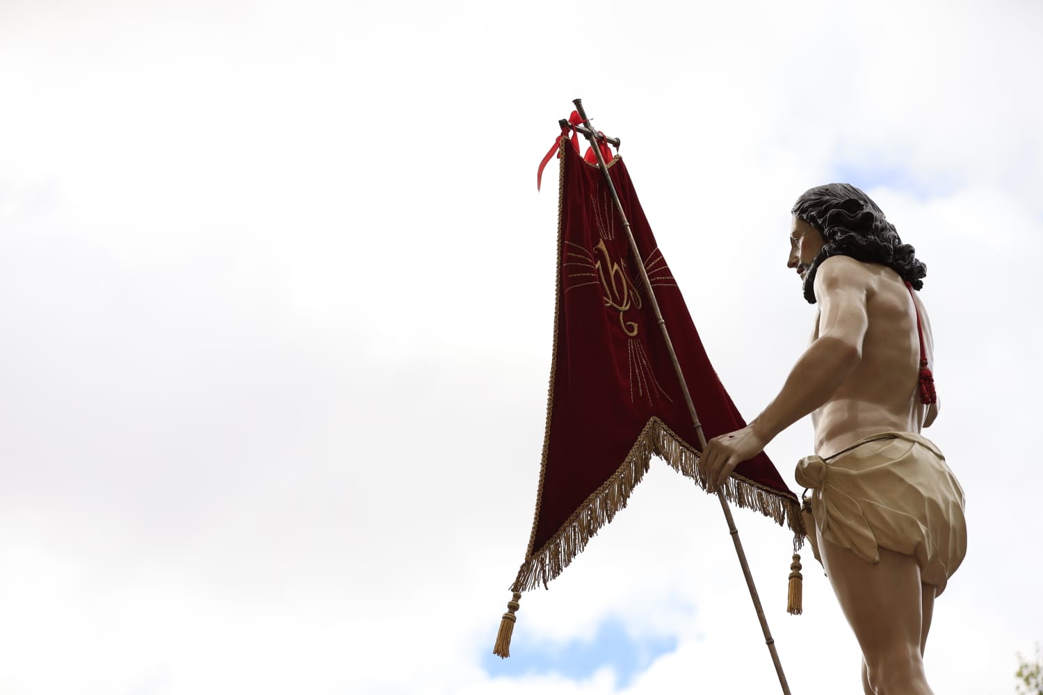 El Encuentro de Resurrección pone un solemne broche final a la Semana Santa salmantina