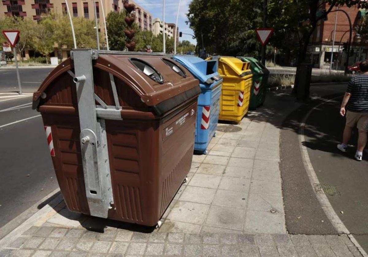 Campaña informativa en Garrido, Vidal y Tejares sobre los contenedores marrones para materia orgánica