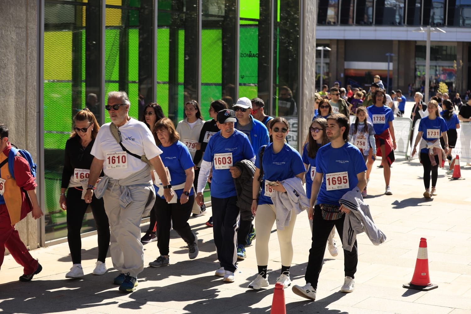 La Carrera y marcha por el Día de Castilla y León de Salamanca, en imágenes
