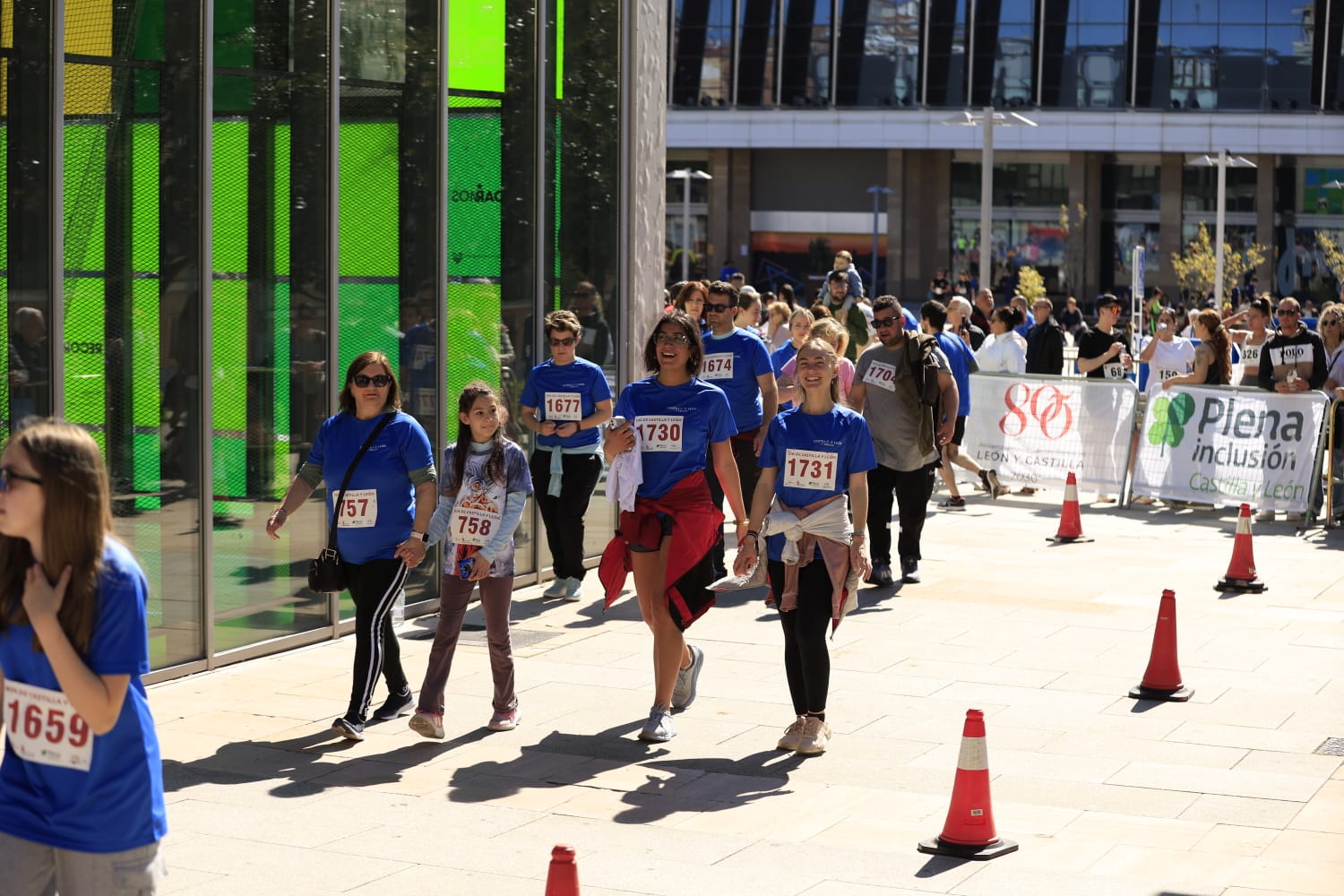 La Carrera y marcha por el Día de Castilla y León de Salamanca, en imágenes