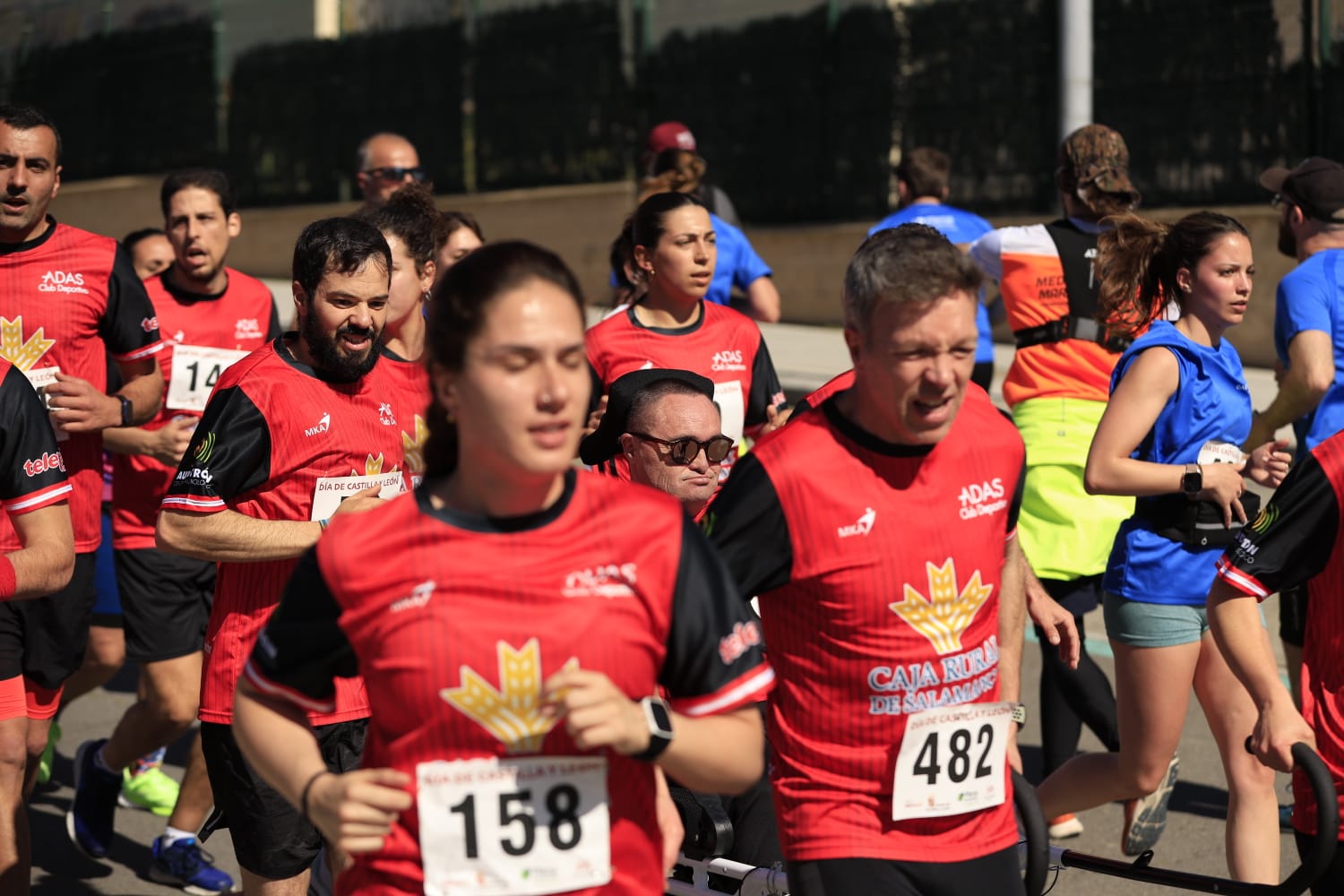 La Carrera y marcha por el Día de Castilla y León de Salamanca, en imágenes
