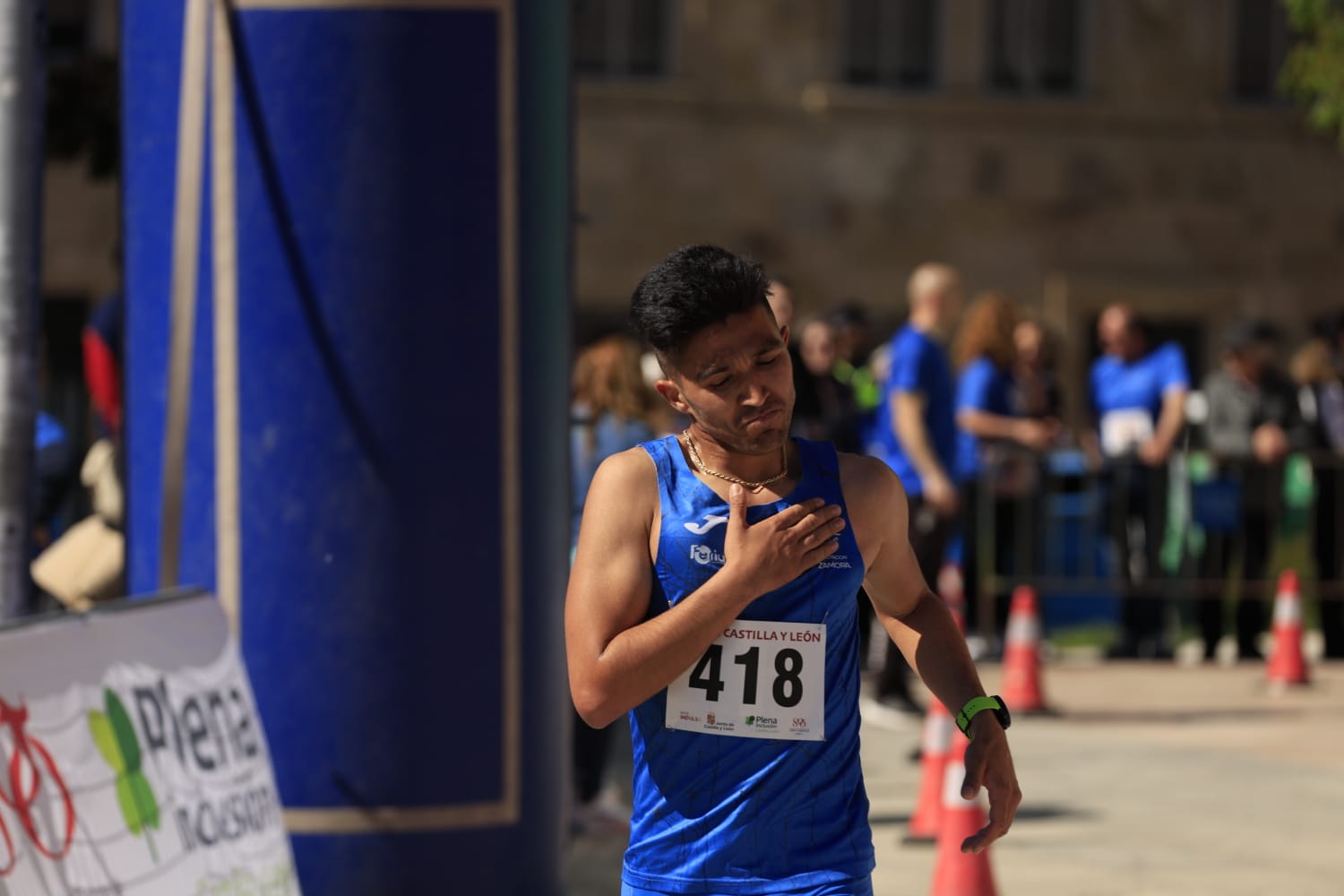 La Carrera y marcha por el Día de Castilla y León de Salamanca, en imágenes