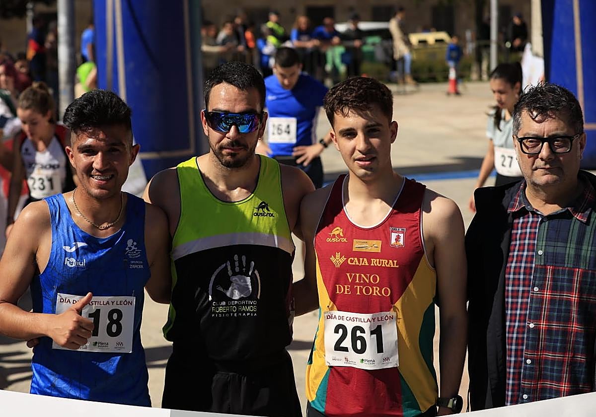 La Carrera y marcha por el Día de Castilla y León de Salamanca, en imágenes