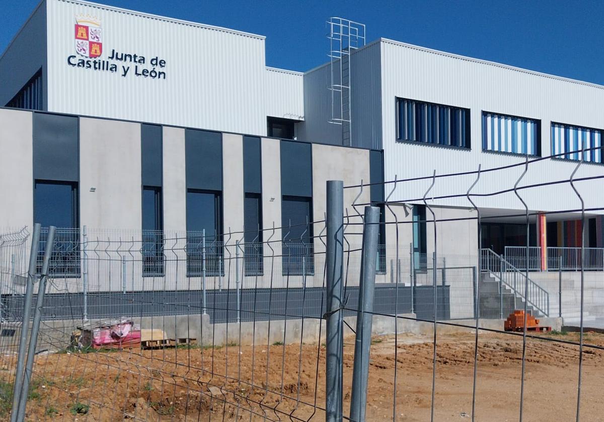 El pueblo de Salamanca que no para de crecer y estrena nuevo colegio