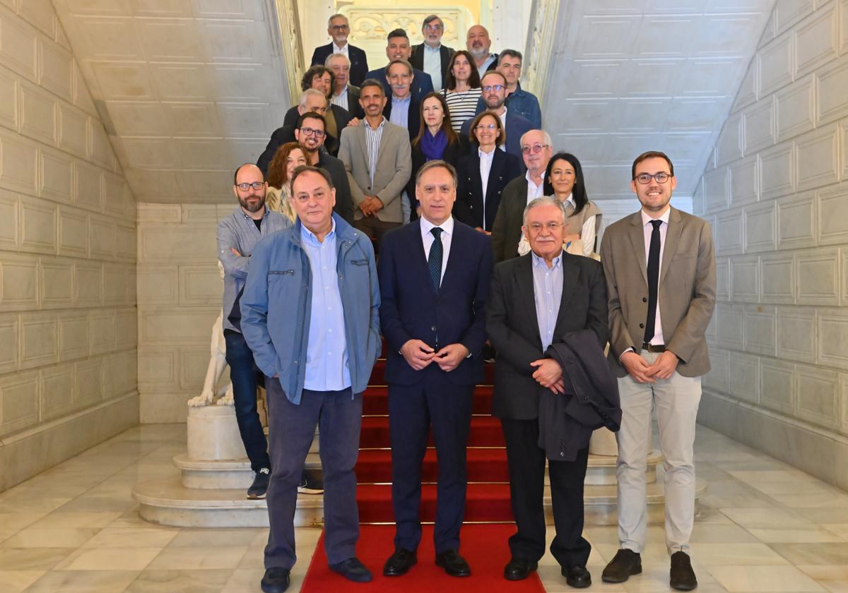 Foto de rupo durante la recepción de los críticos en el Ayuntamiento de Salamanca.