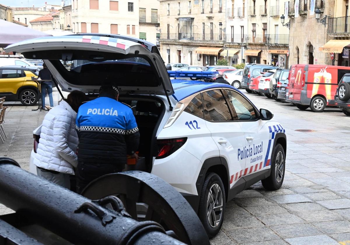 Roban en varios inmuebles de Ciudad Rodrigo y agreden a los agentes al ser detenidos