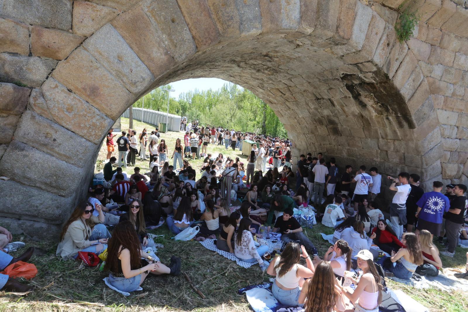 Las imágenes de un Lunes de Aguas para el recuerdo con un apagón nacional