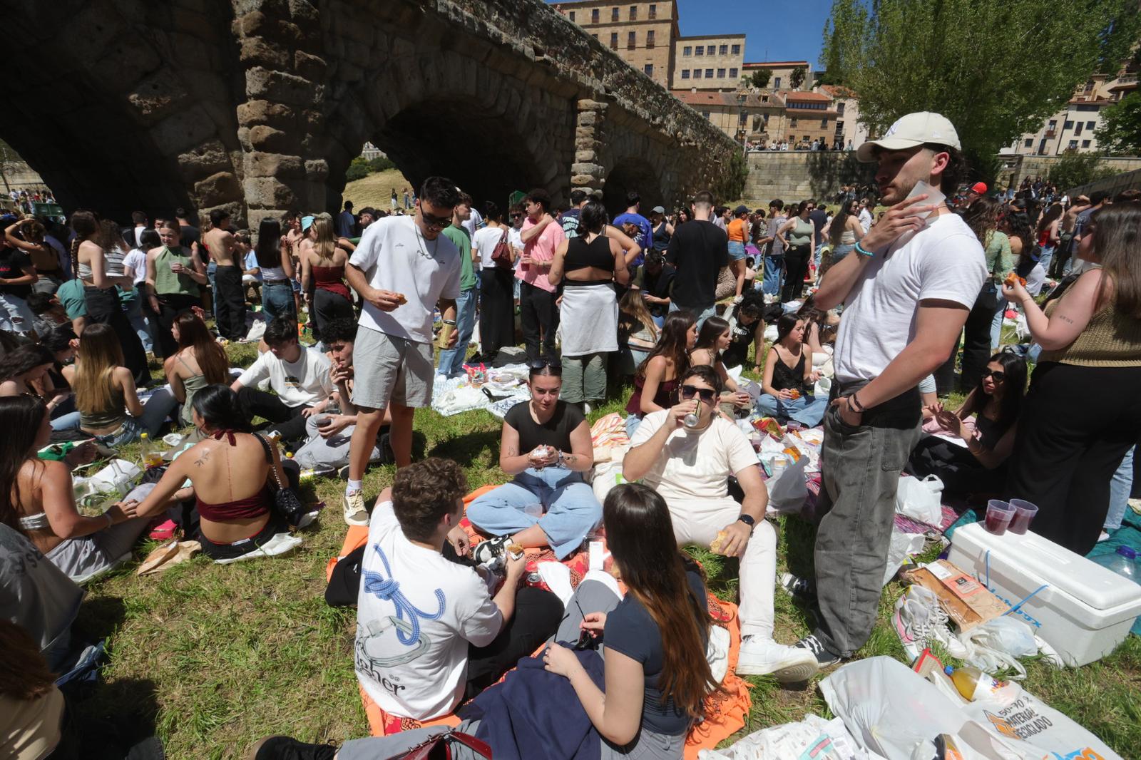 Las imágenes de un Lunes de Aguas para el recuerdo con un apagón nacional