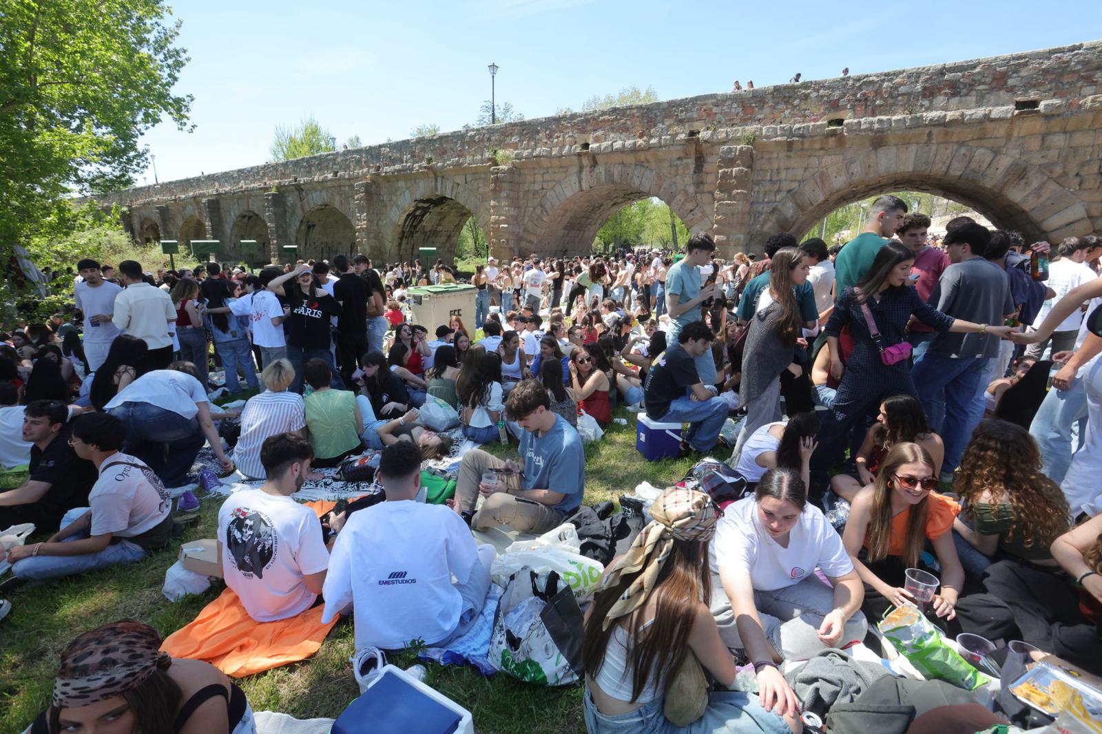 Las imágenes de un Lunes de Aguas para el recuerdo con un apagón nacional