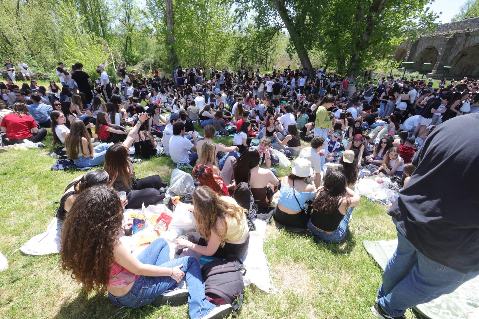 Las imágenes de un Lunes de Aguas para el recuerdo con un apagón nacional