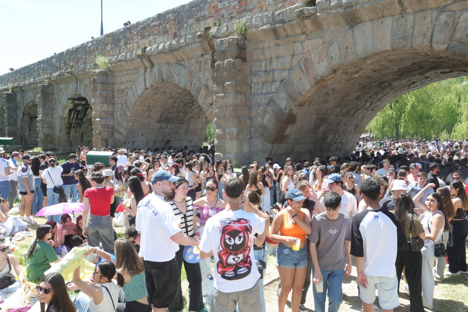 Las imágenes de un Lunes de Aguas para el recuerdo con un apagón nacional