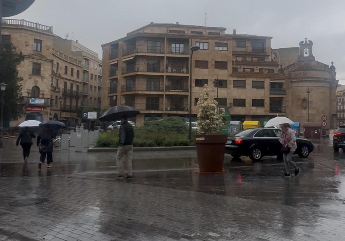 Una fuerte tormenta sorprende a Salamanca como bienvenida al mes de mayo