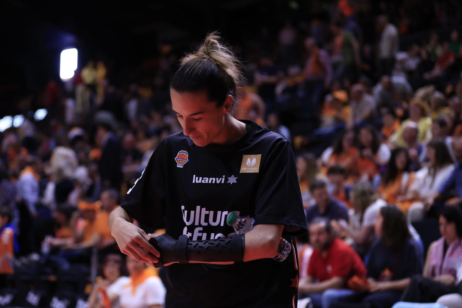 En imágenes la derrota de Perfumerías Avenida frente a Valencia Basket