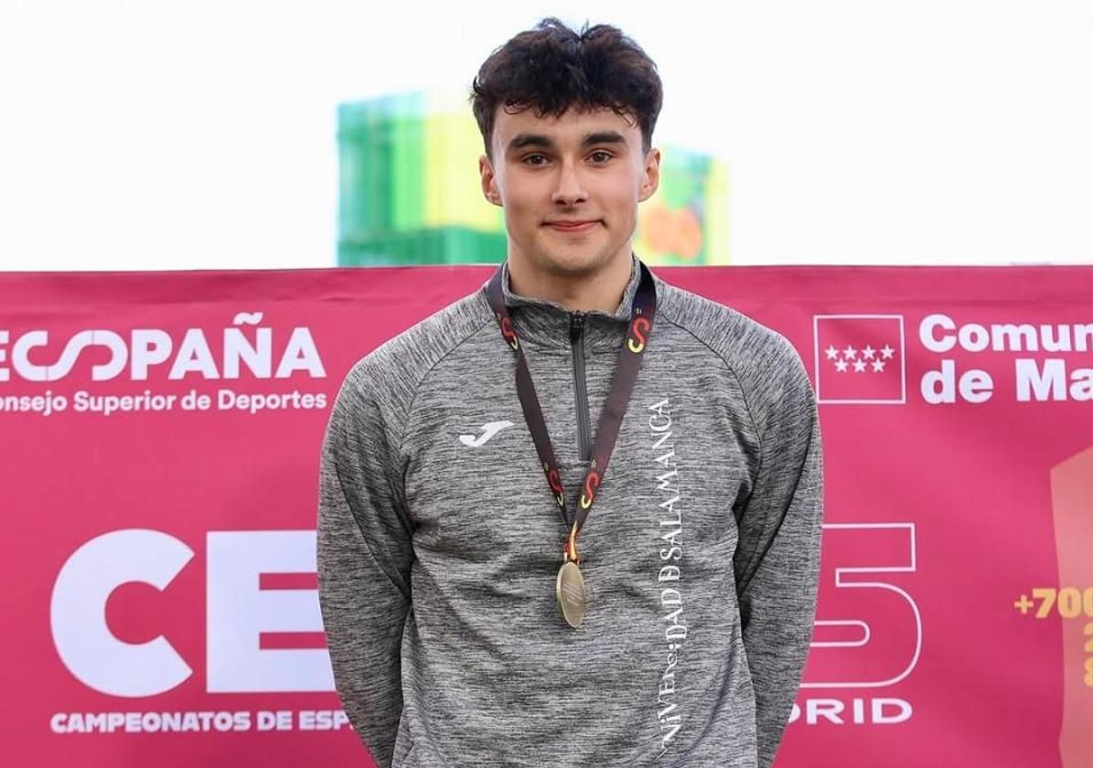 Rodrigo Fito, de la USAL, medalla de oro en los nacionales de atletismo universitario