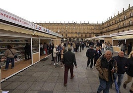 Feria del Libro en la Plaza Mayor de Salamanca.